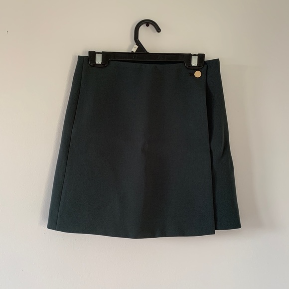 COPY - Babaton Aritizia Emerald Green Skirt - Picture 2 of 3